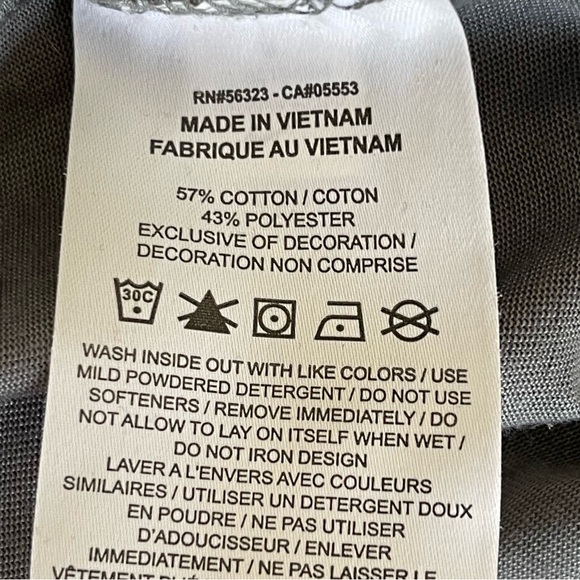 Nike Tee - Dri Fit - Gray Camo.  Mens:  Medium. - Picture 5 of 6